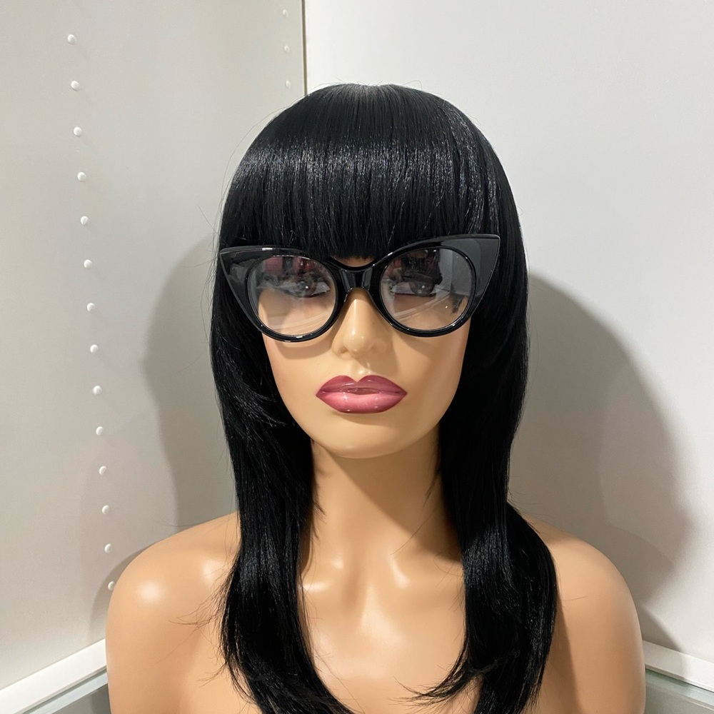 Synthetic heat resistant full wig. NWT Color: #1 (Black)